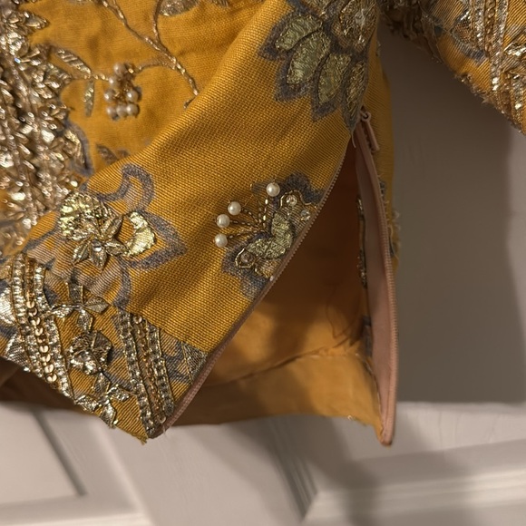 Sania Maskatiya lengha choli 3 piece - Picture 5 of 12